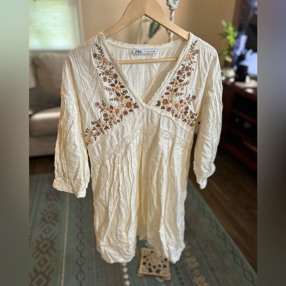 Zara Tops - Zara Ivory Floral Embroidered Blouse Y2K style bohemian neutral